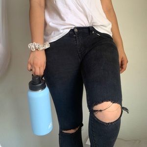 Black ripped jeans 🖤🖤🖤